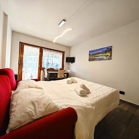 Hostdomus - City Center Apartment سيستريير المظهر الخارجي الصورة