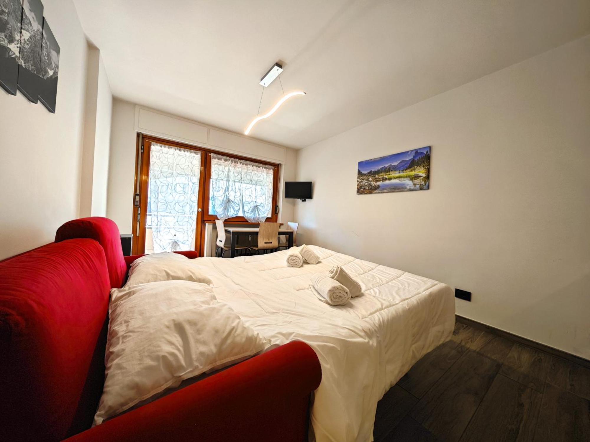 Hostdomus - City Center Apartment سيستريير المظهر الخارجي الصورة