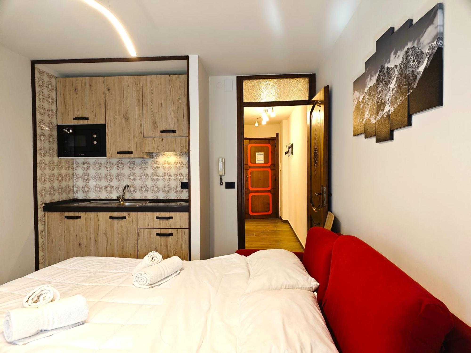 Hostdomus - City Center Apartment سيستريير المظهر الخارجي الصورة